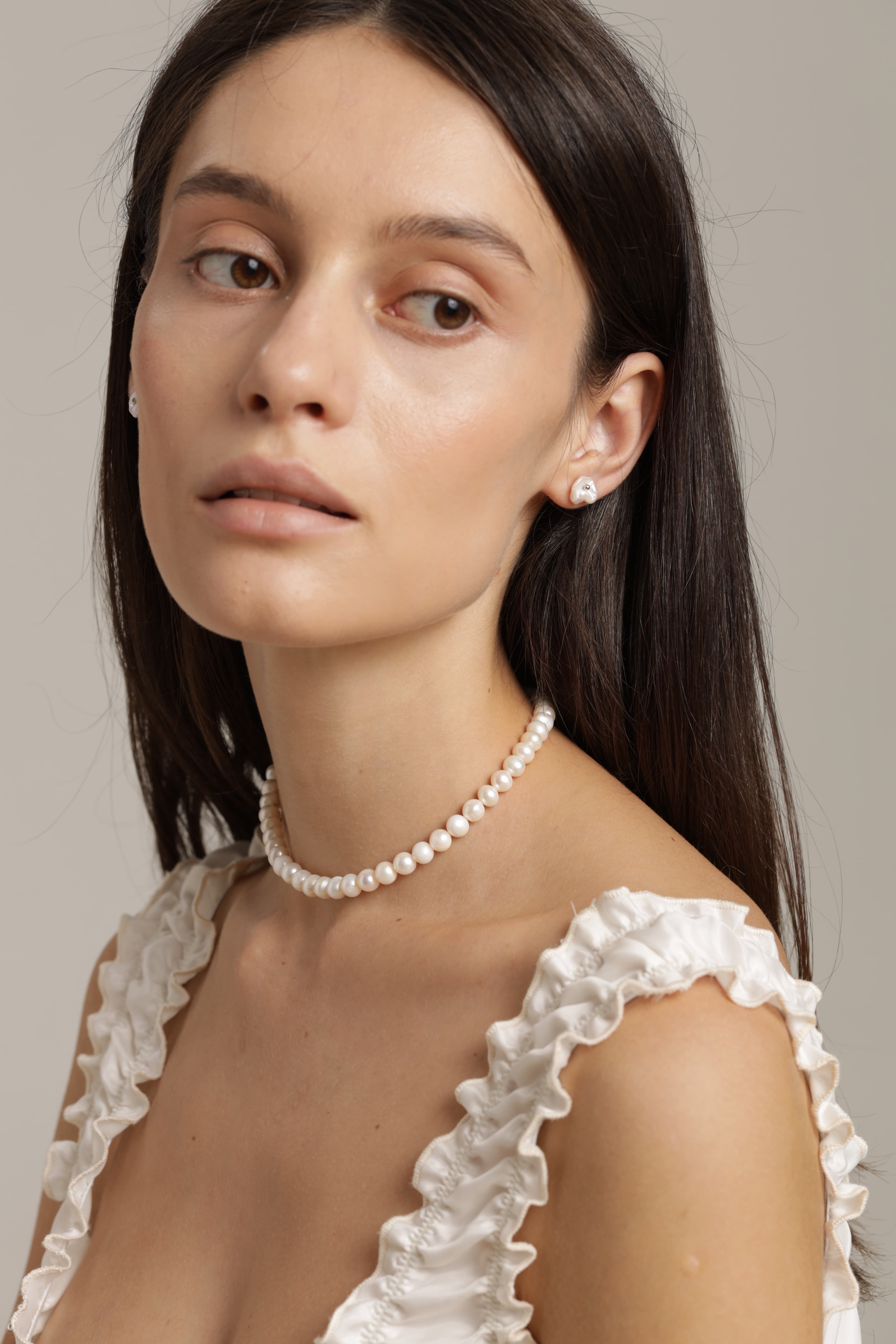 【ゆめみるいわし】 Formal White Pearl Stud Earrings – 585 Gold Jewelry – pearlcode