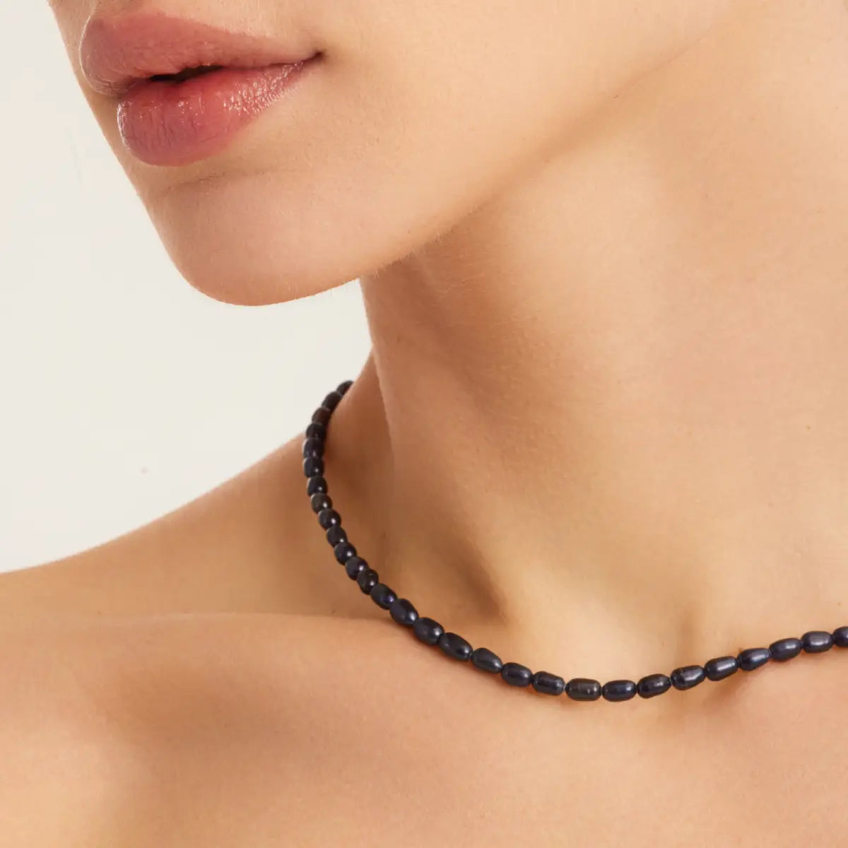 Choker black rice pearl 4 mm