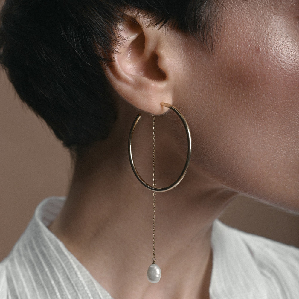 Gold Hoop Earrings with gold chain and white baroque pearl