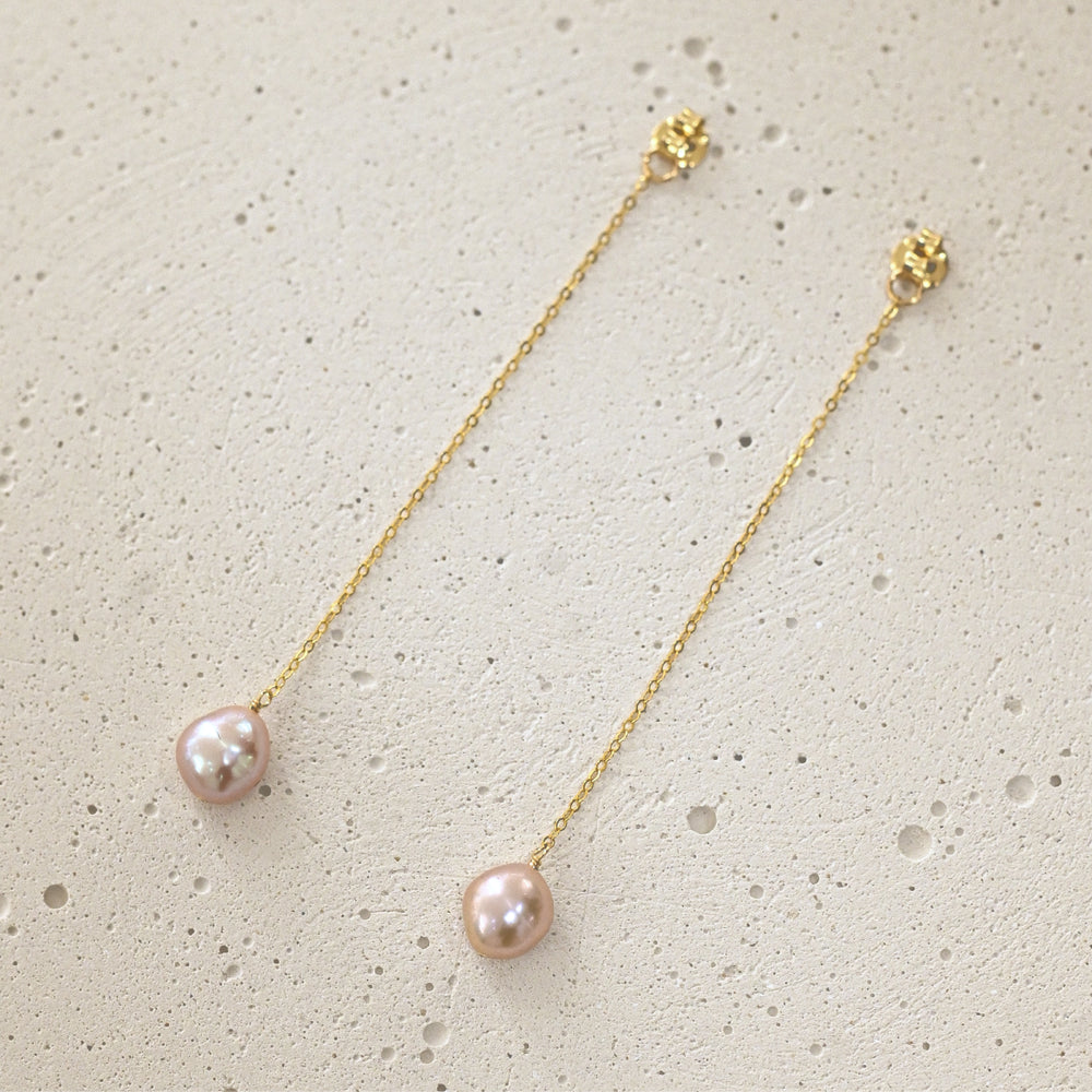 Gold-filled drop earrings with rose baroque pearl, chain