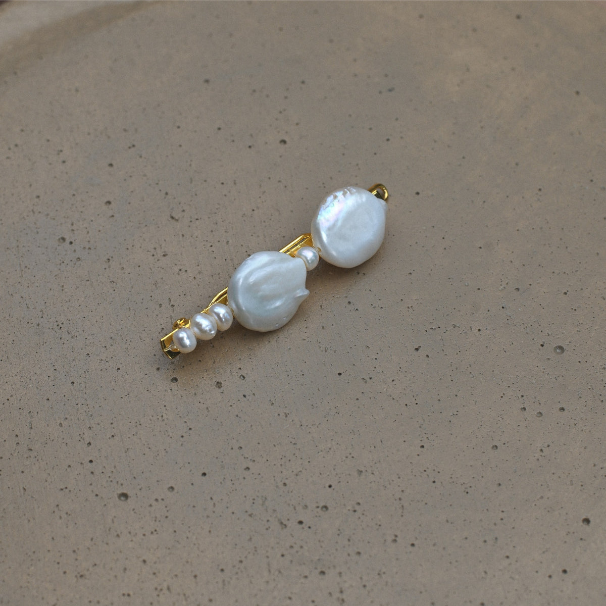 Hair Pin with Keshi pearls, gold color