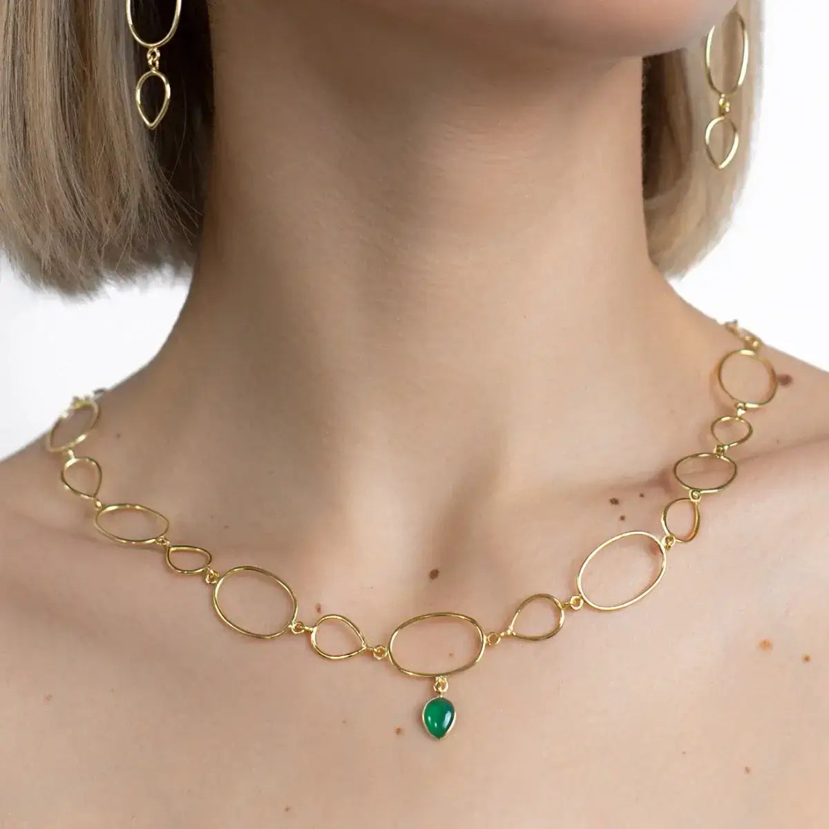 Chain Necklace with green onyx natural gems pendant, Gold-plated silver metal