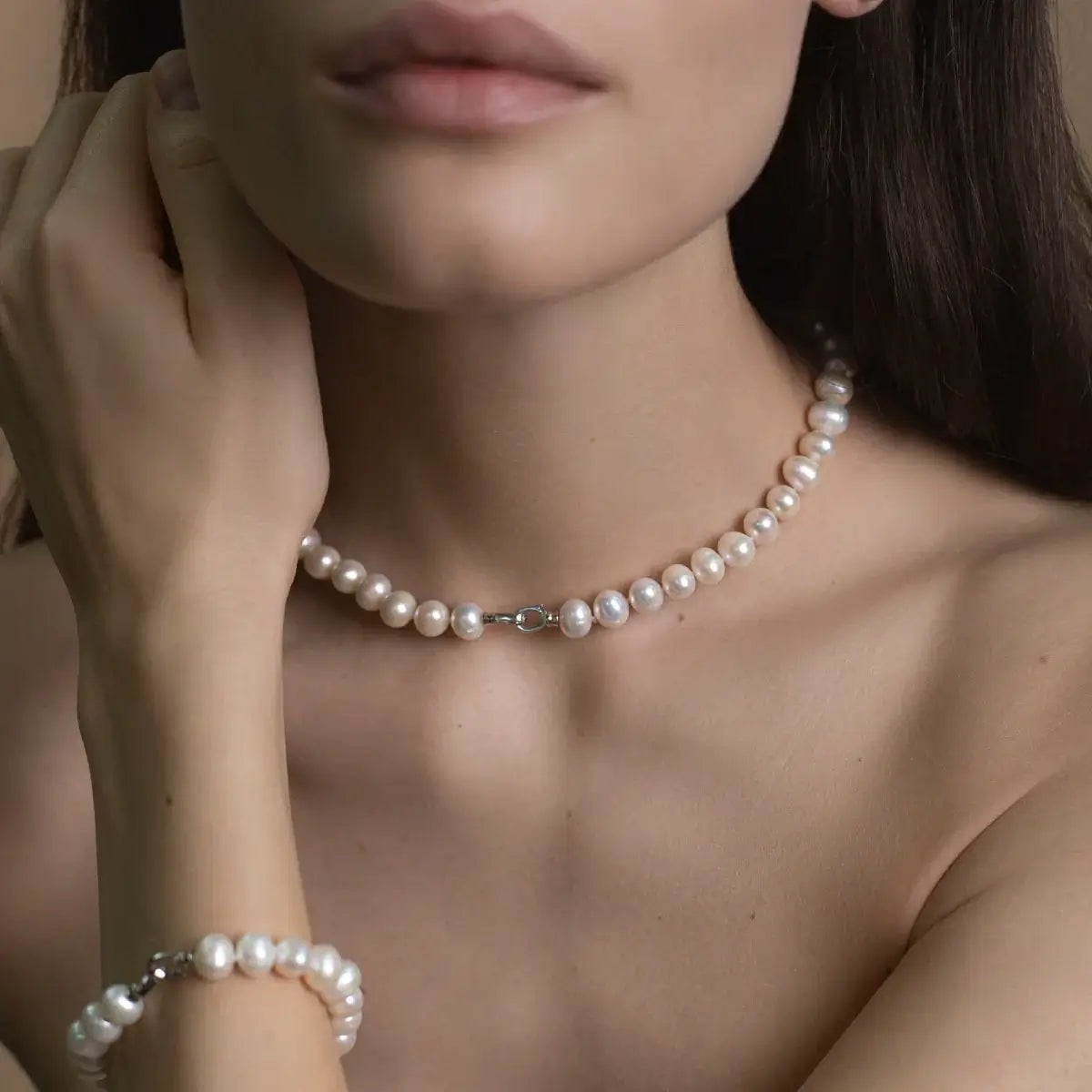 Premium Lustrous Delight Set, choker and bracelet with 10mm round pearls, Silver clasps 