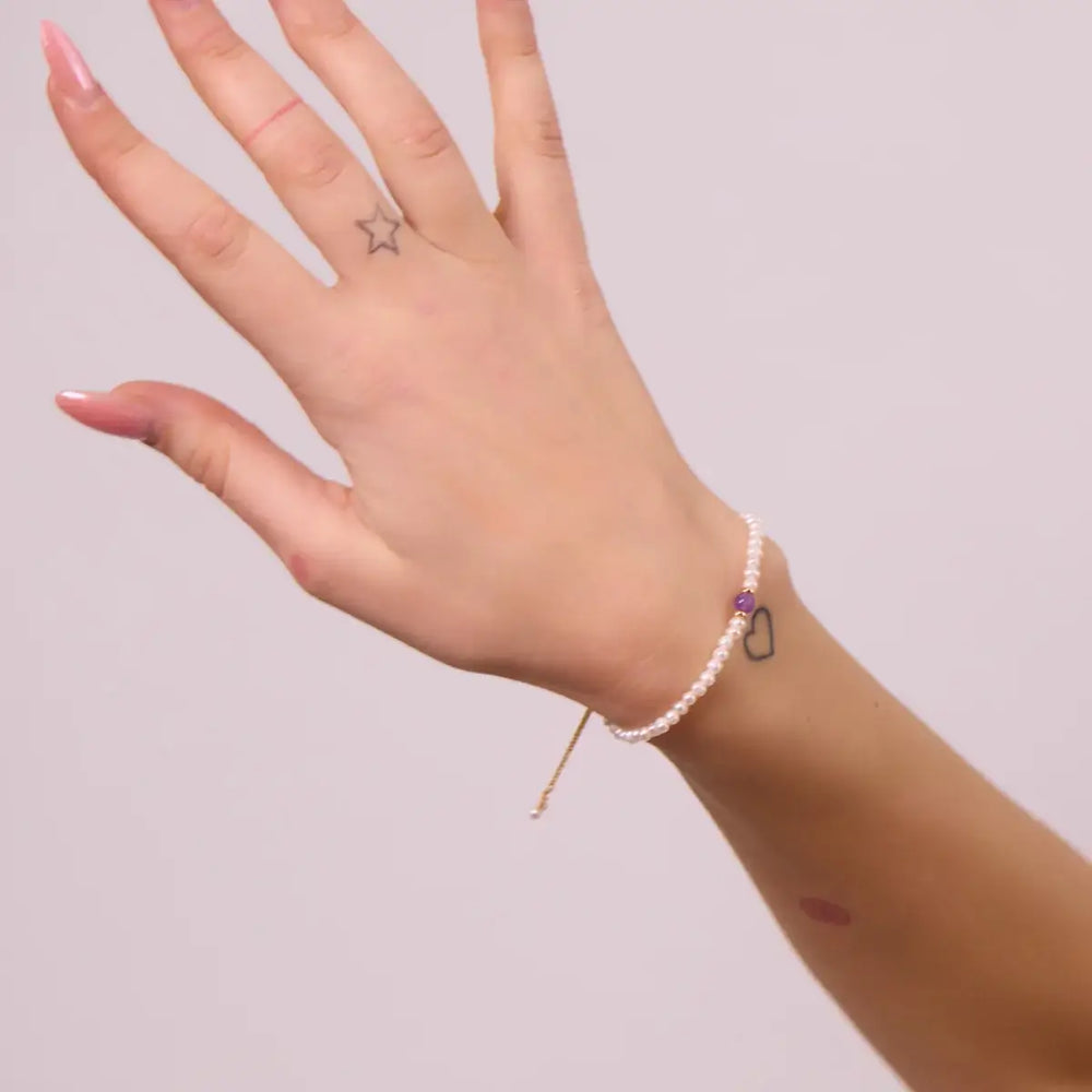 
                  
                    Purple Dream pearl bracelet with amethyst, gold-filled metal
                  
                