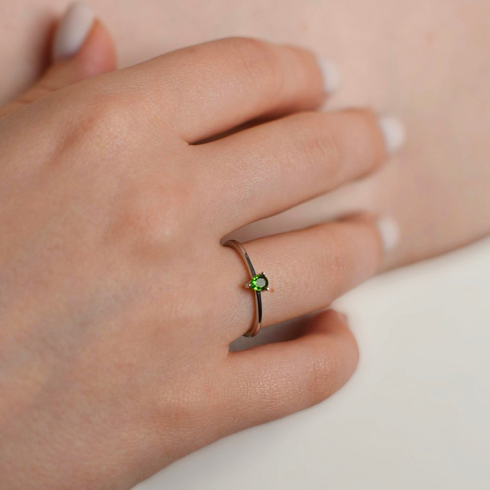 Ring with peridot