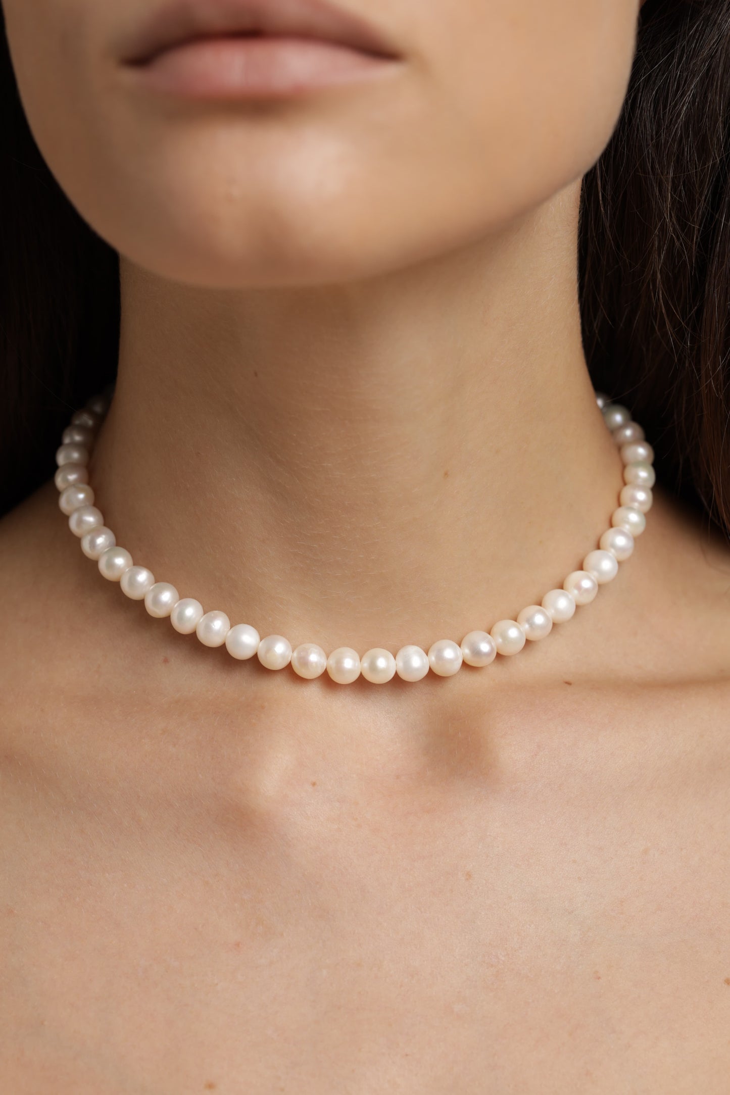 Choker with White Round Baroque Pearls, 6 mm photo