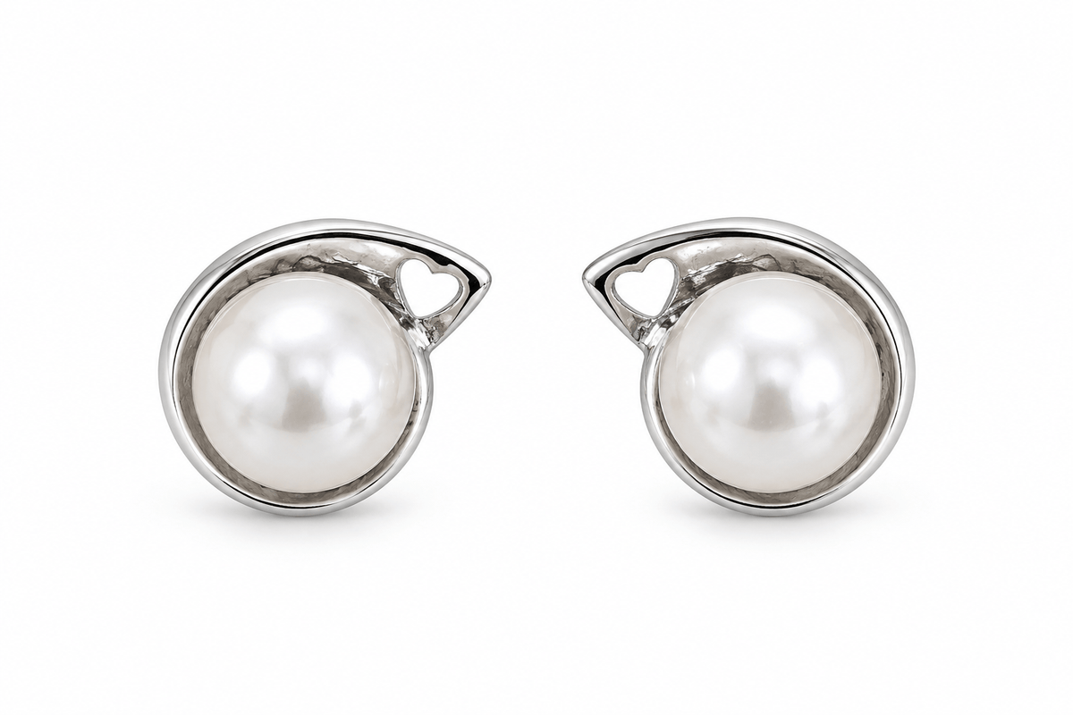Cora Pearl Stud Earrings photo