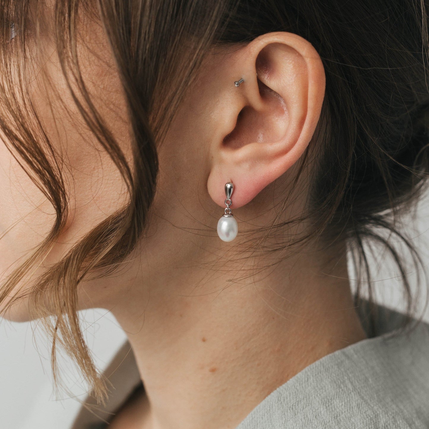 Drop earrings with white rice pearl, silver photo