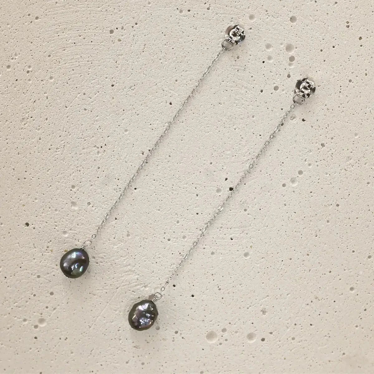 Iconic Long Charm Noire, Silver photo