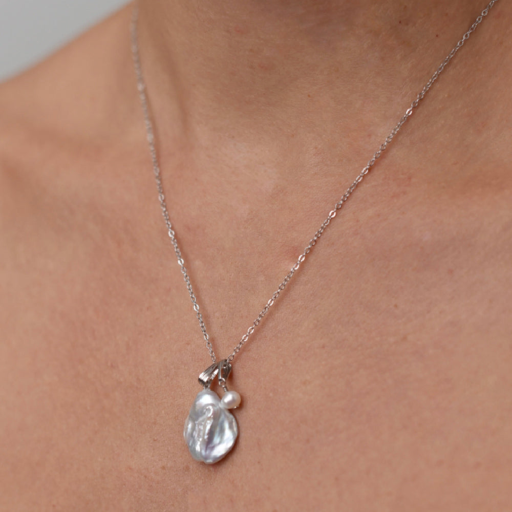 Ocean necklace with 2 pearl pendant