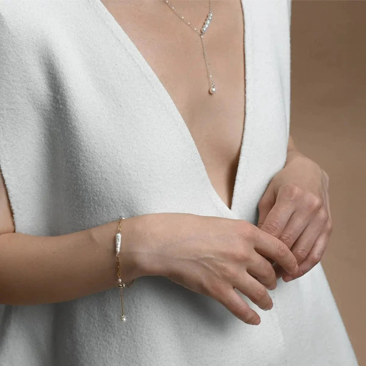 Gold Line Pearl Bracelet photo