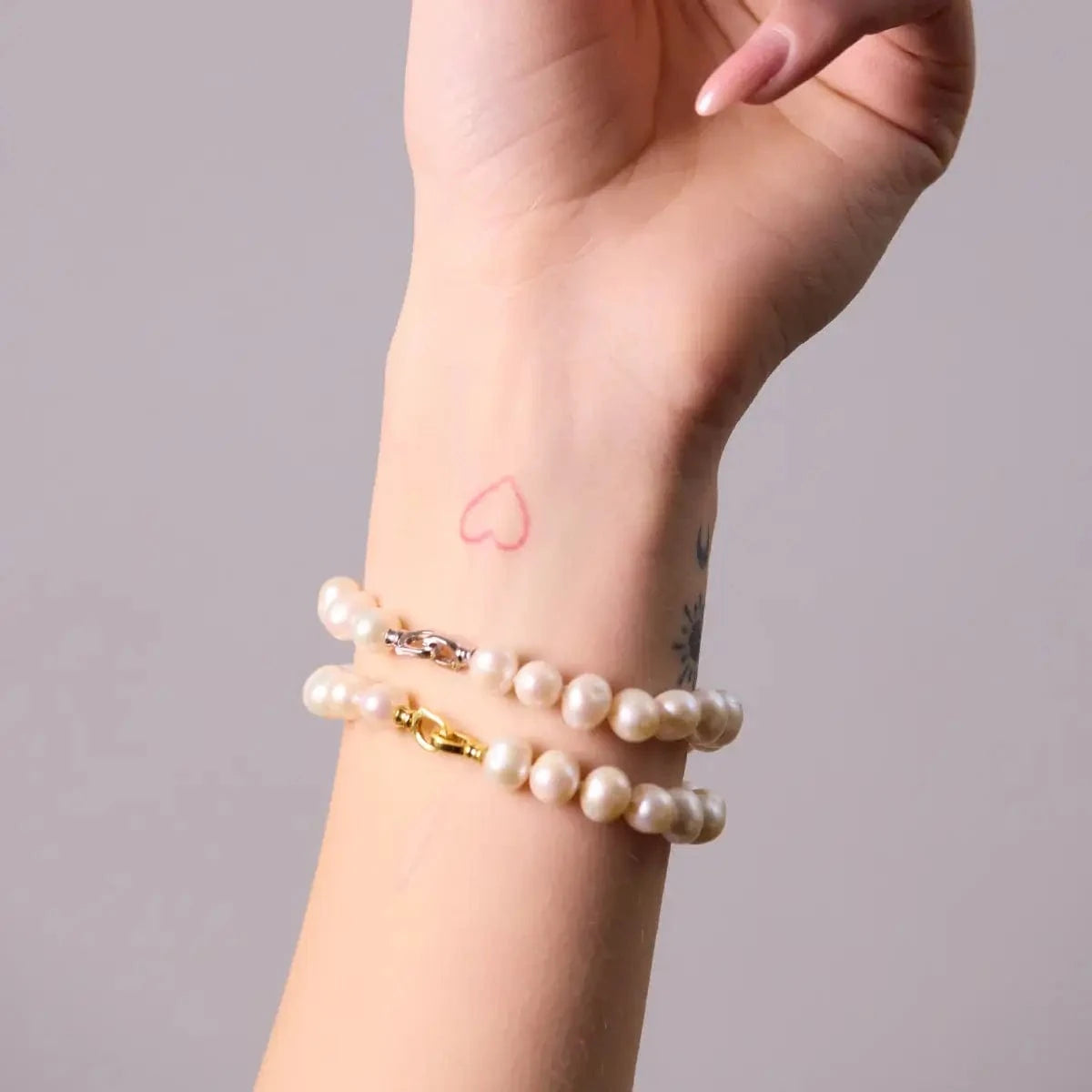 Lustrous Delight Pearl Gold Bracelet photo