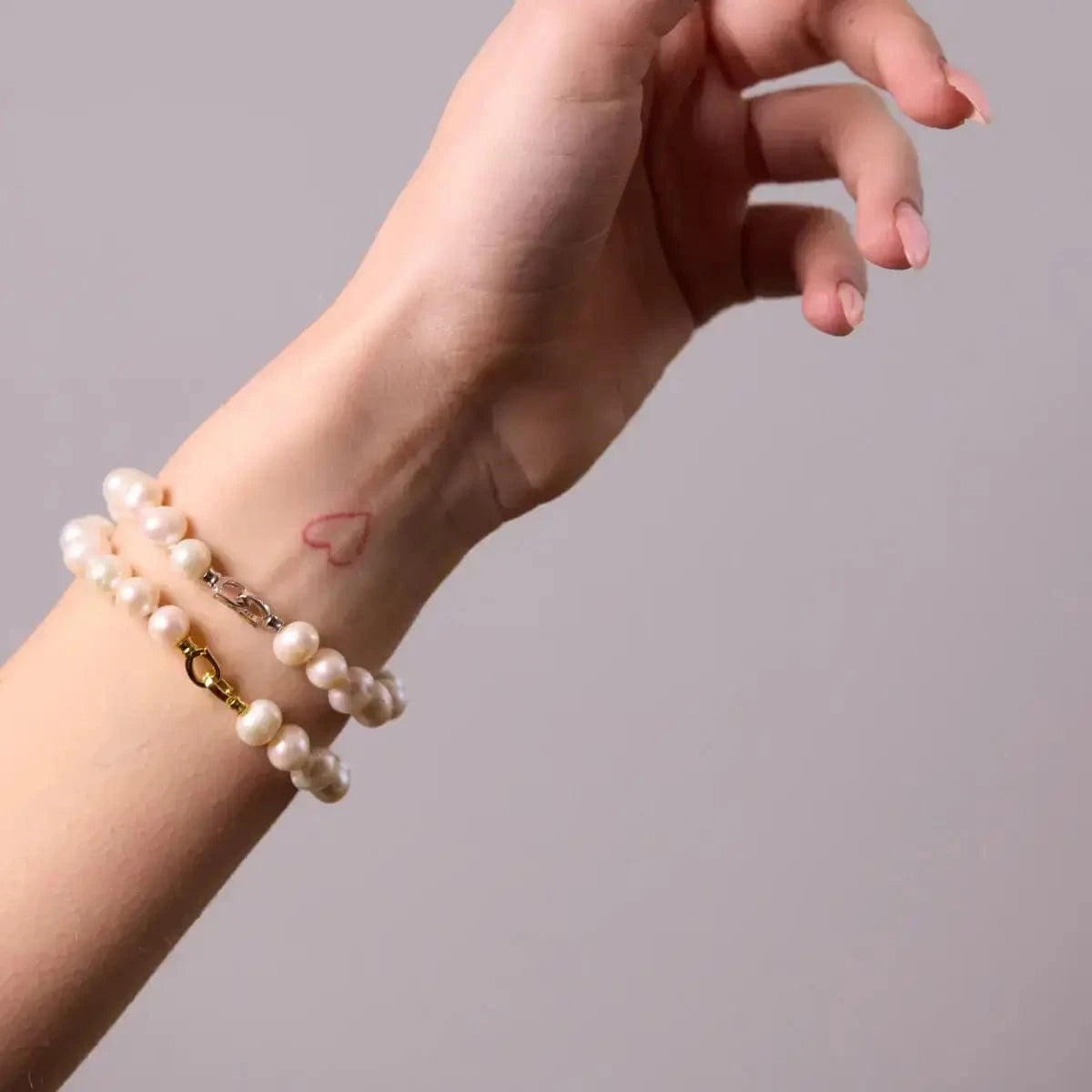 Lustrous Delight Pearl Gold Bracelet photo