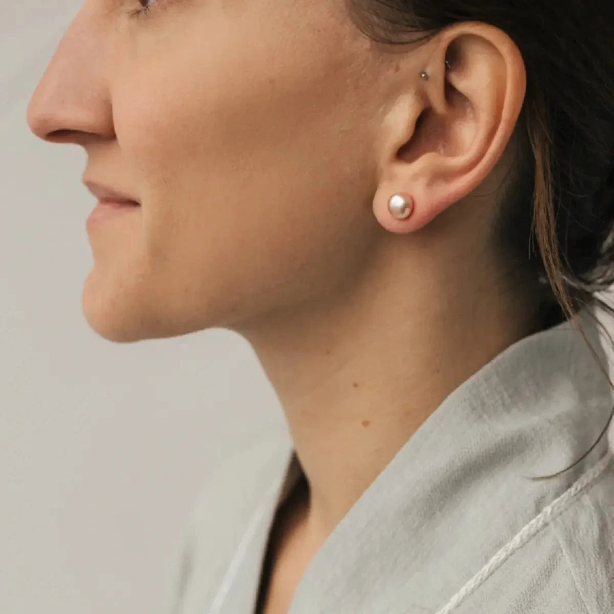 Round pink pearl earrings, silver stud photo