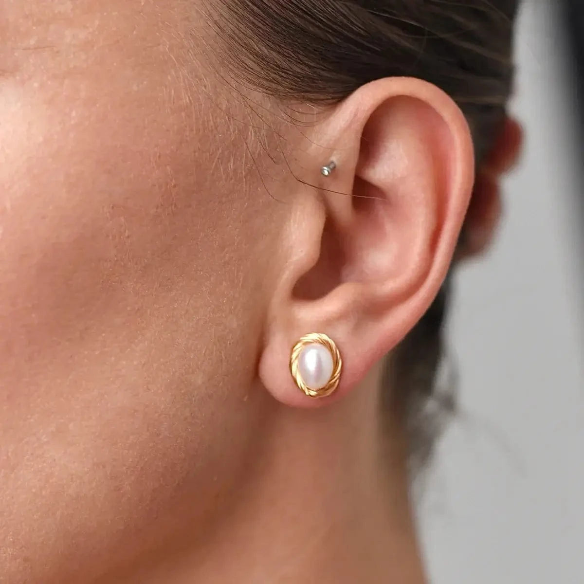 Formal white pearl stud earrings, gold photo