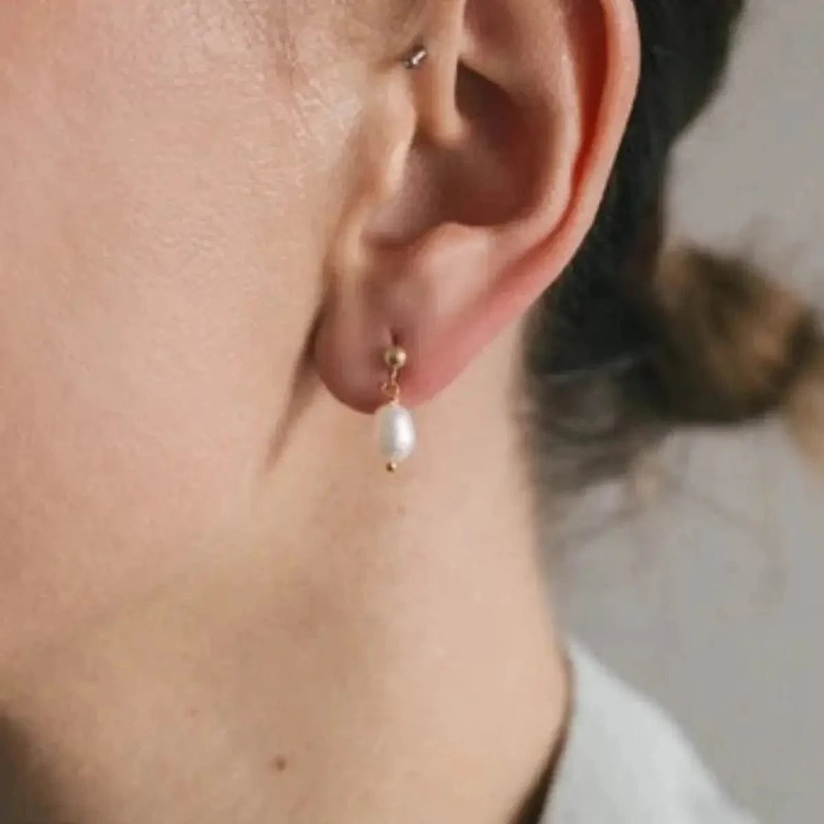 Drop earrings with baroque pearl photo
