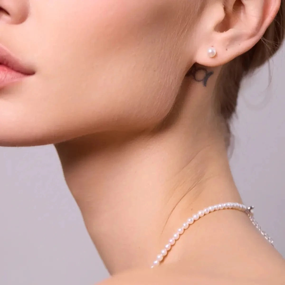 Ivory Sweetness premium round pearl stud earrings photo