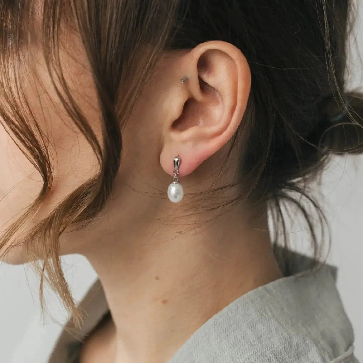 Drop earrings with white rice pearl, silver photo