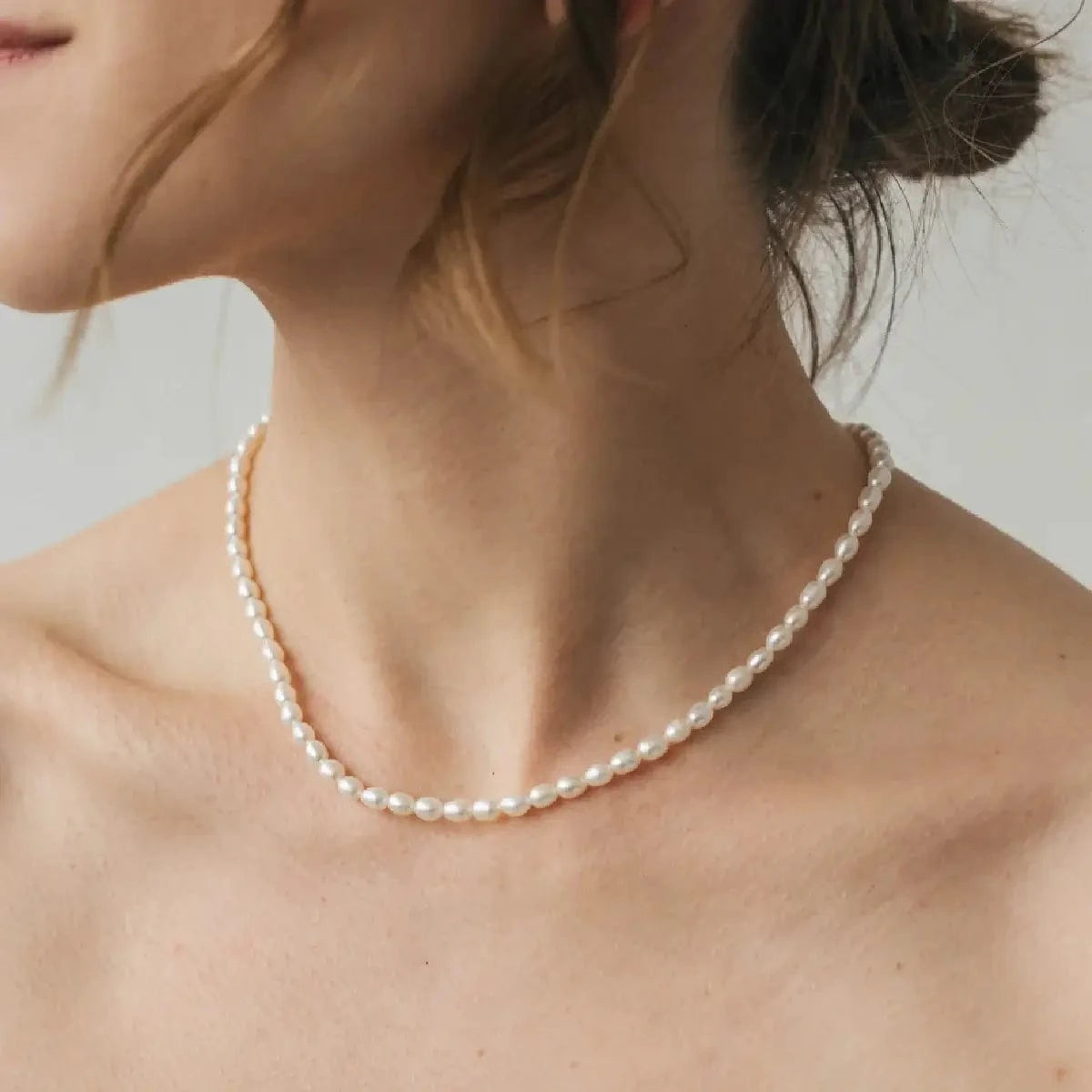 White choker with rice pearls 4 mm, AA photo