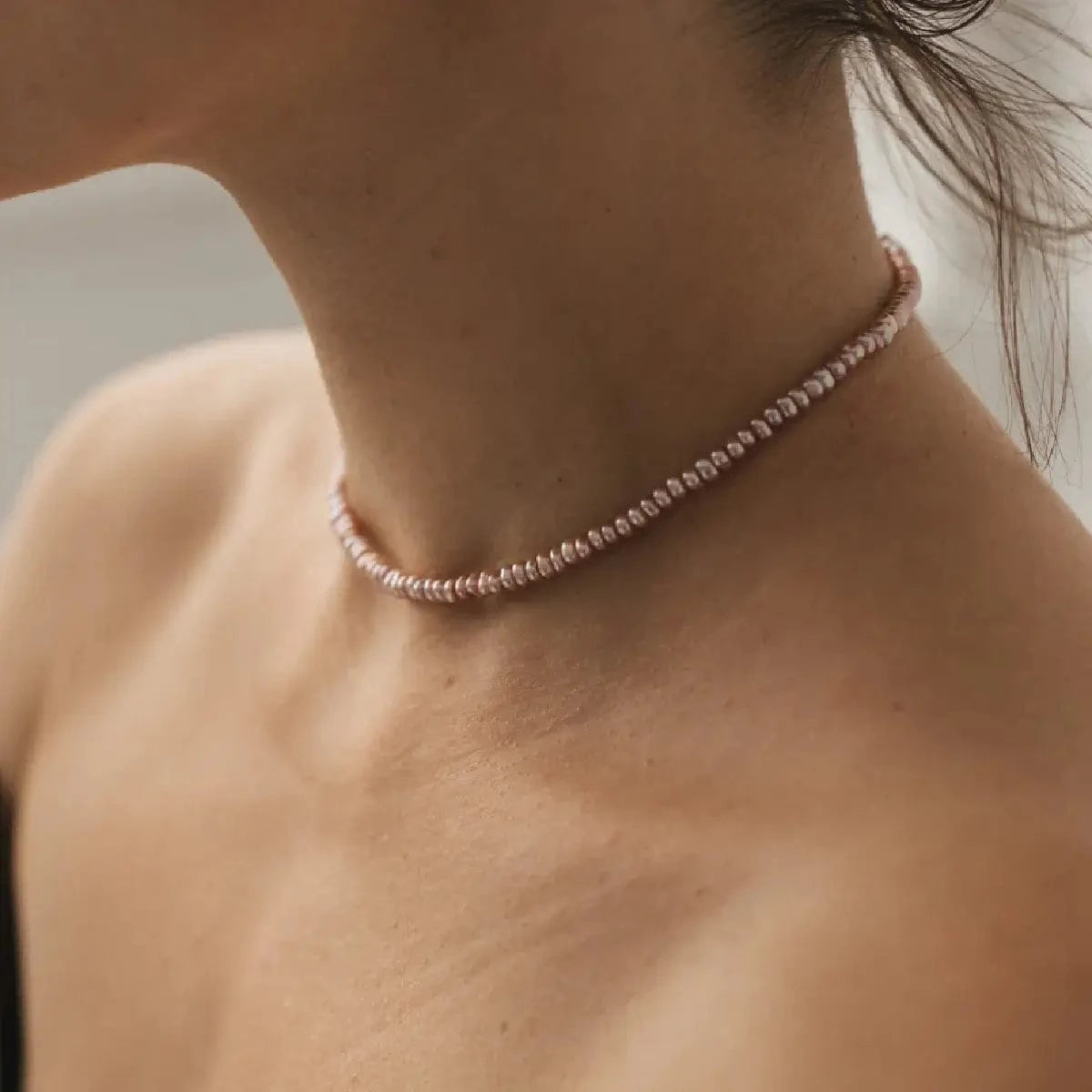 Pink round pearl choker 4 mm photo