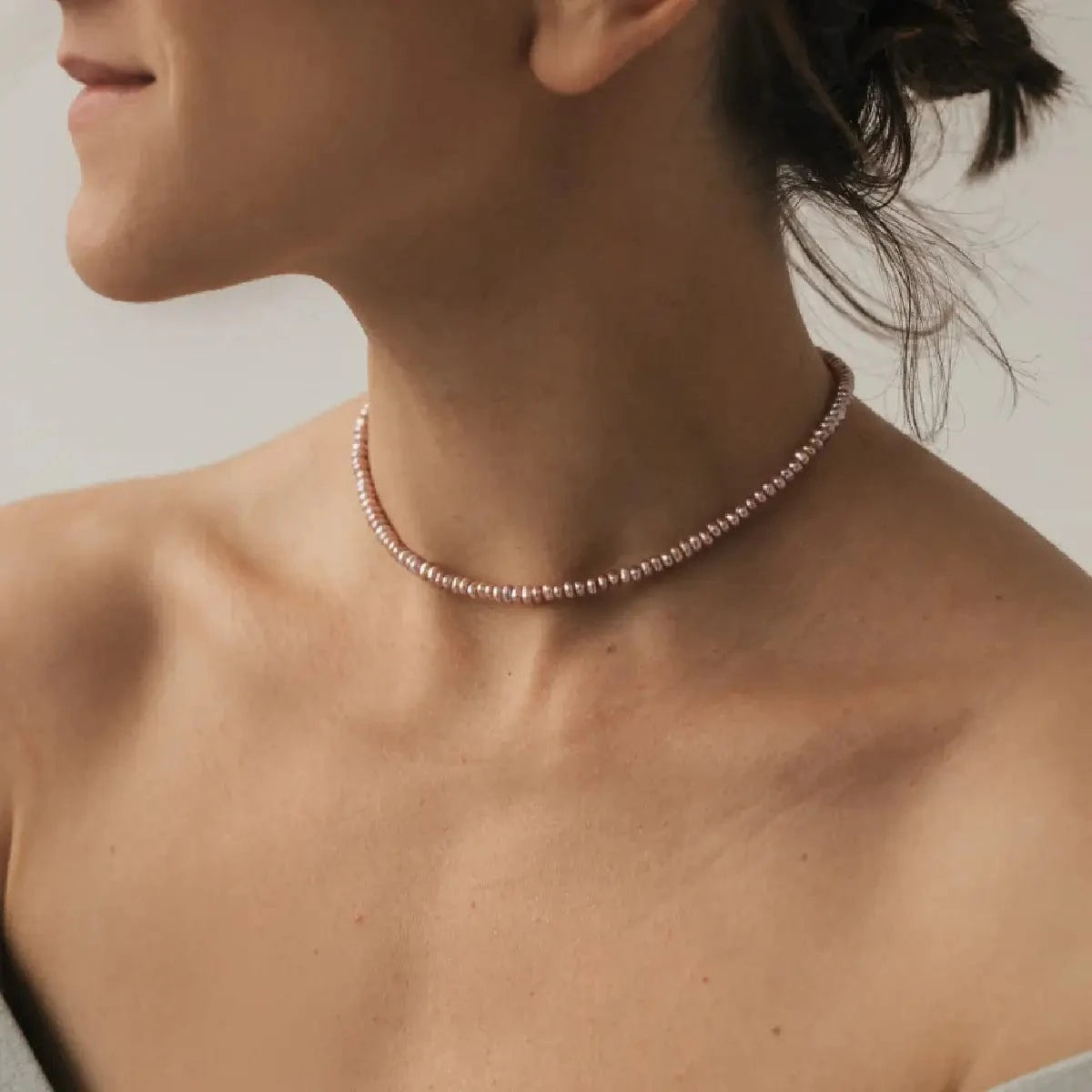 Pink round pearl choker 4 mm photo