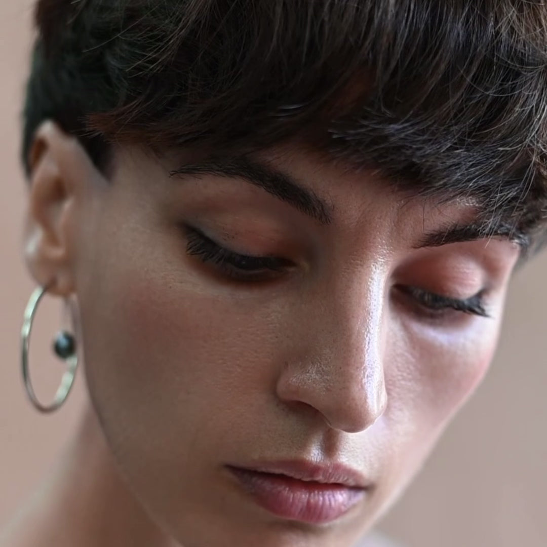 Hoop silver earrings with black baroque pearl and chain 