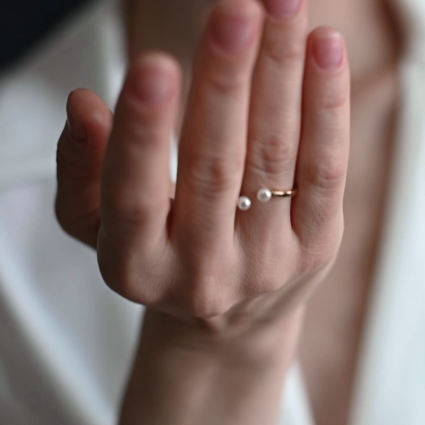 Gold-filled open waves ring with two pearls of 4mm