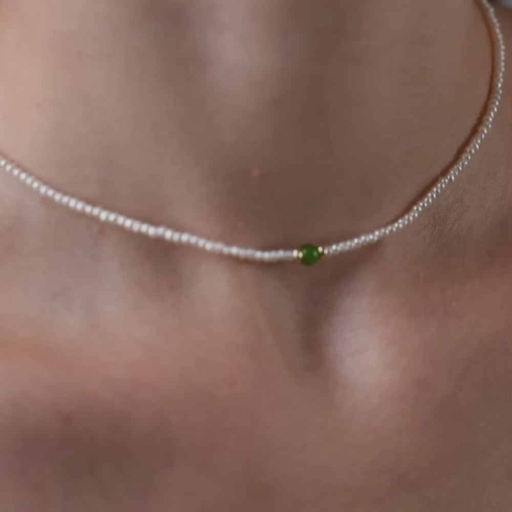 Choker with 3mm round white pearl and jade stone