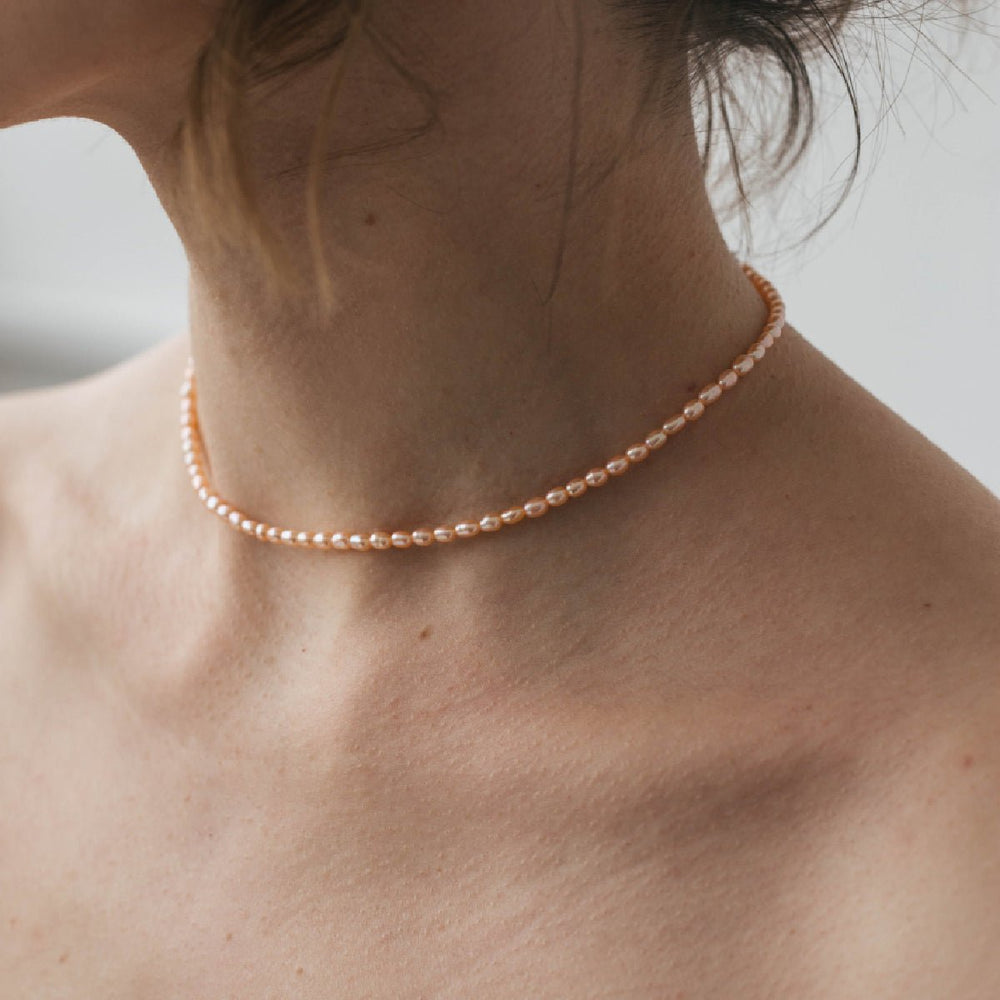 
                  
                    Choker with peach rice pearl 3 mm silver
                  
                