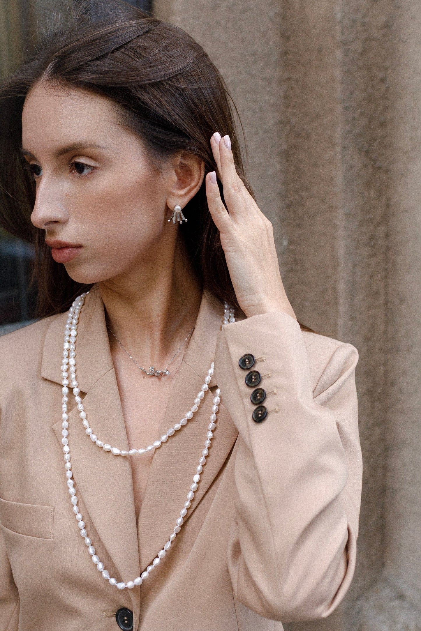 Silk Drop Baroque Pearls Necklace photo