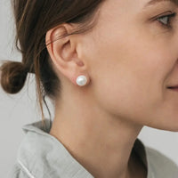 Stud earrings with white 10mm pearl photo