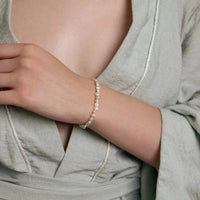 White Baroque Pearl Bracelet photo